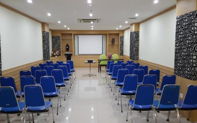 OYO 666 D' Grande Hotel Batam