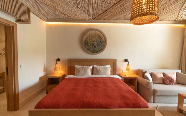 Izz Getaway – Adults Only