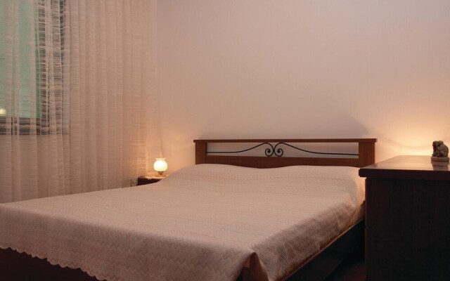 Amazing Apartment in Stinjan With 3 Bedrooms