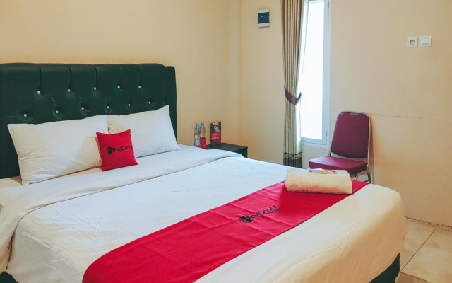 RedDoorz Syariah near Lippo Plaza Sidoarjo