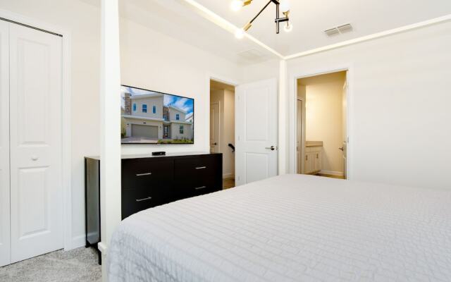 8912 Cabot Cliffs Dr