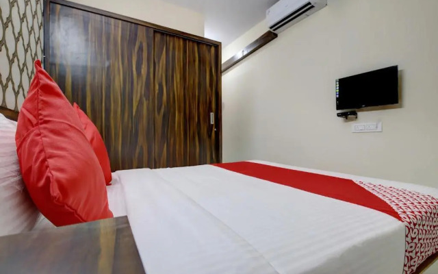 Varcity Pearl by OYO Rooms