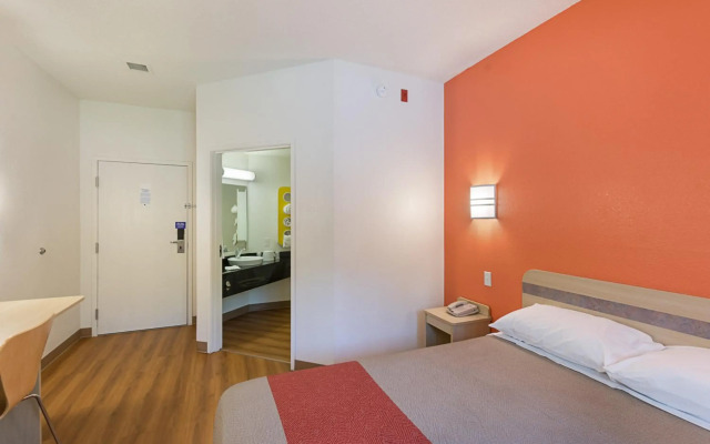 Motel 6 Columbia, SC - Fort Jackson Area