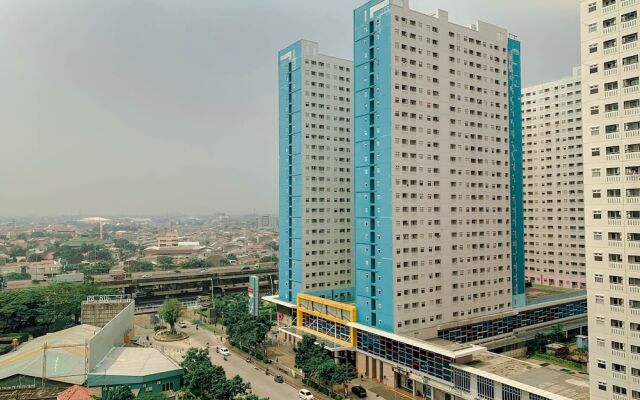 Homey And Comfortable Studio At Green Pramuka City Apartment