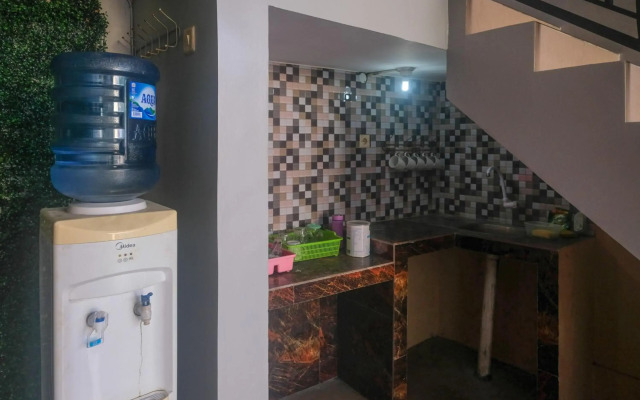 Super OYO 1226 Al Abror Homestay