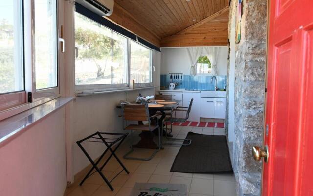 Poseidon Apartments & Villas By The Sea