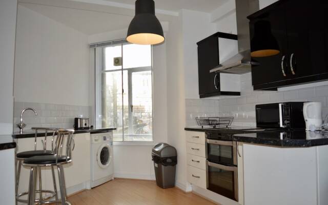 Spacious 3 Bedroom Apartment in Manchester