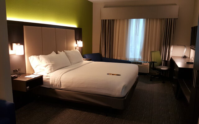 Holiday Inn Express Hotel & Suites Pearland by IHG