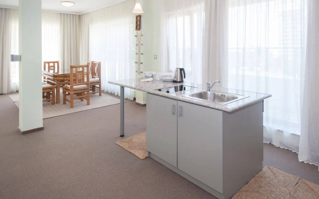 Jeravi Hotel