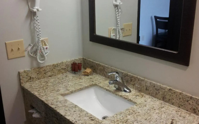 Midland Inn & Suites