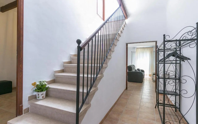 Town House Cas Decu