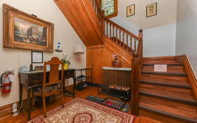 Niagara Inn Bed & Breakfast