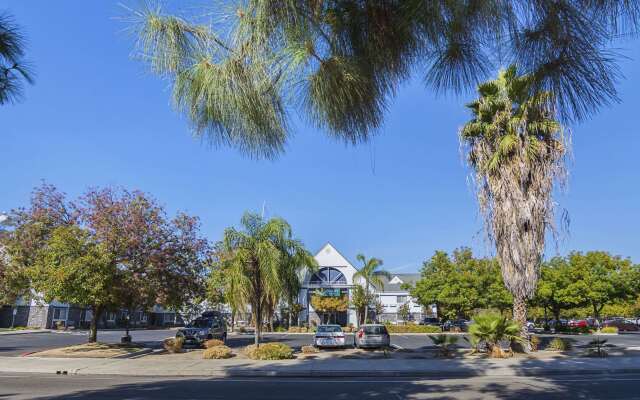 Quality Inn Fresno Yosemite Airport