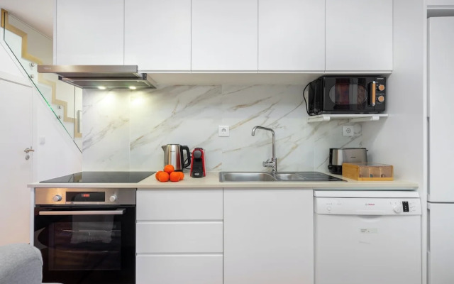 C314 Riverside View Premium Apartment w/ AC & Terrace