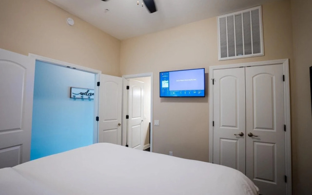 1 Bedroom Lake View Villa - Unit 606