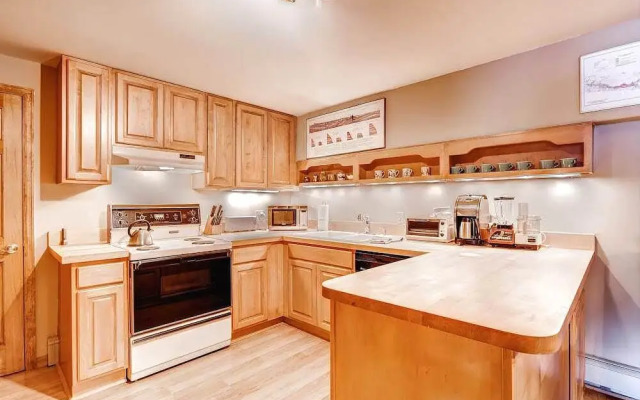 Silver Kingdom - 7 Bedroom Home + Private Hot Tub - LLH 58812