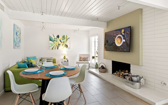 Mid Century Ranch - Private Resort-style Pool!