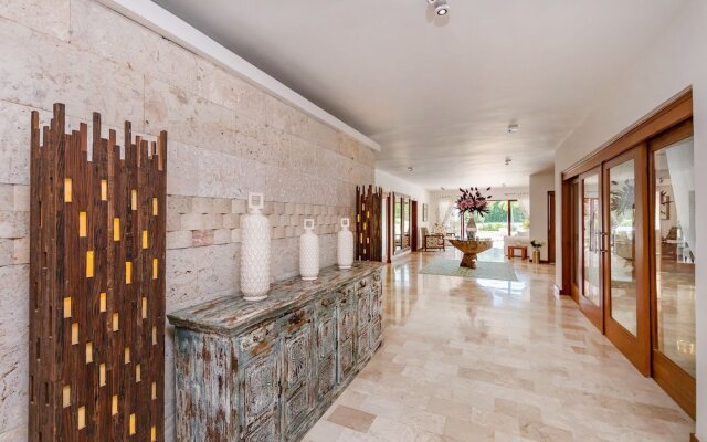 Luxurious 5-bdr villa at Casa de Campo