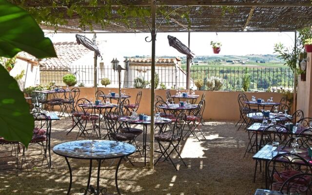 Luxury villa in Preixan with a view of Carcassonne