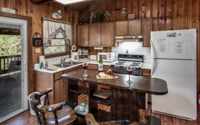 Petty Cabin - Two Bedroom Cabin