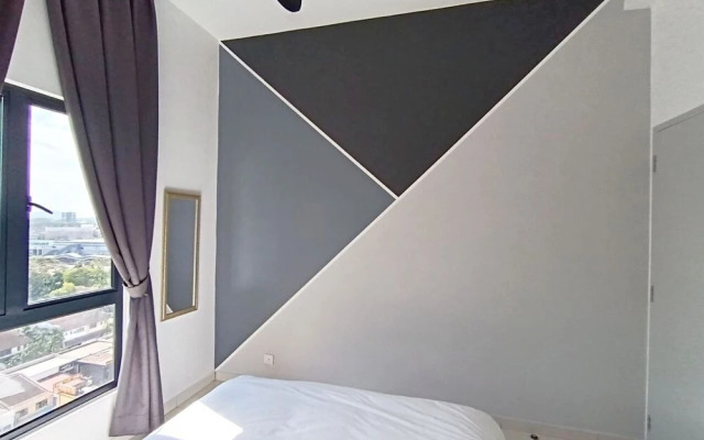 The Horizon Ipoh Dual L12 by Grab A Stay