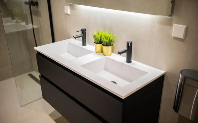 Alphabet 1BR Serviced Apartment -nb304/306-