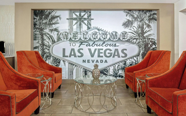La Quinta Inn & Suites by Wyndham Las Vegas Red Rock