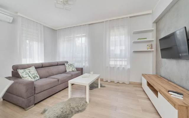 Family Apartment With AC by Renters