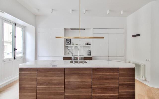 Louvre Luxury apartment