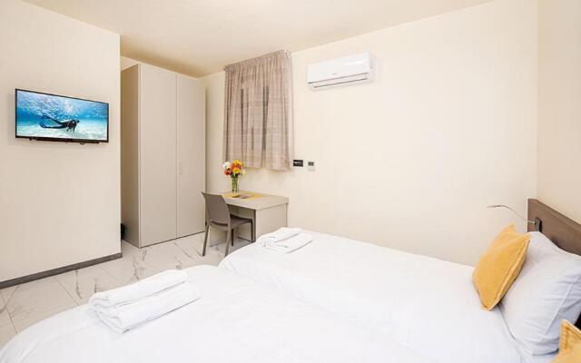 Atlantis Holiday Suites