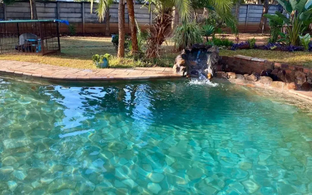 Exquisite 3 bed With Pool and Solar - 2238