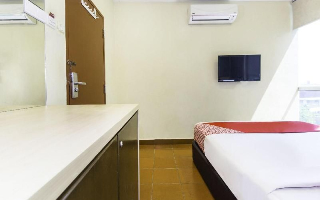 OYO 90429 Hotel Narasindo