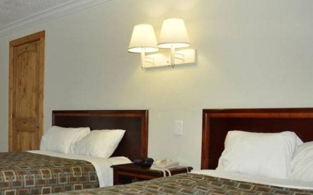 Four Seasons Motor Lodge