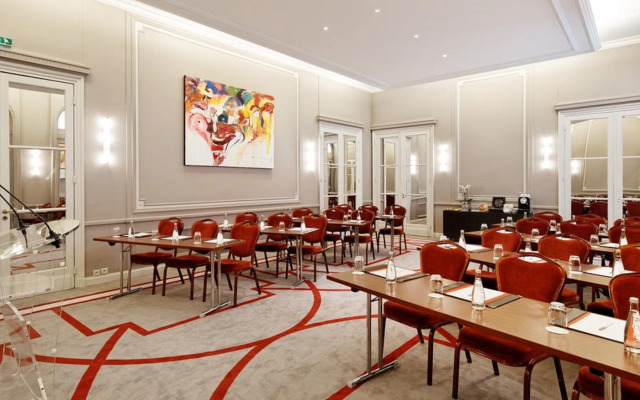 Hotel California Champs Elysees