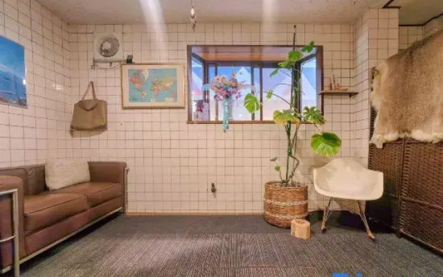 Private single room 2F with shared bath and toilet