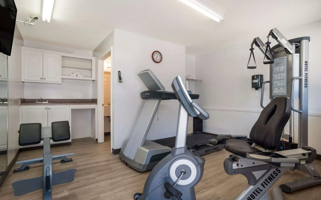Suburban Studios Biloxi North Area