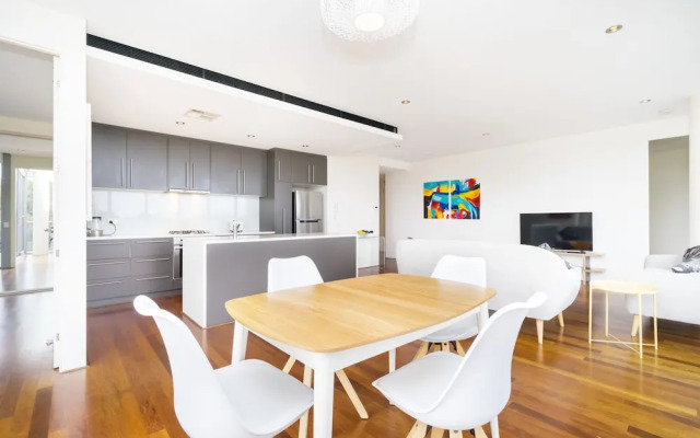 Luxury Modern Double Ensuite Apartment