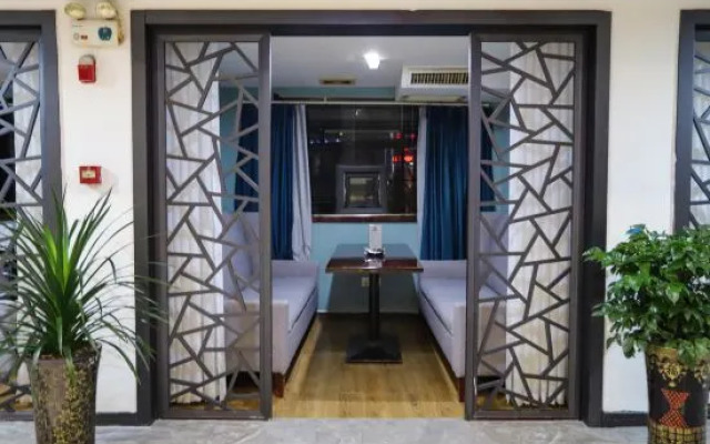 Manzhou Hotel (Yongshun Yinhe Branch)