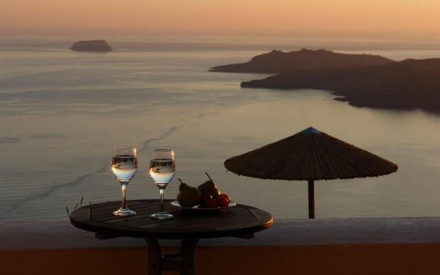 Lilium Santorini Villa