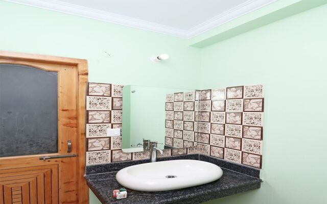 OYO 13743 Home Modern 2BHK Near Mall Road