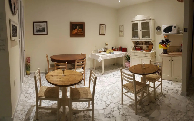 Five Roses Bed & Breakfast