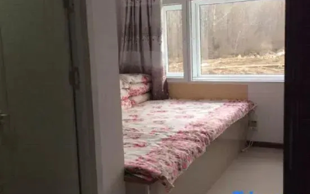 Xuegu Jinhe Family Hostel
