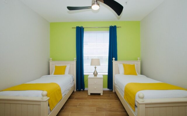 Vista Cay Luxury Lakeview 4 Bedroom Condo 3095