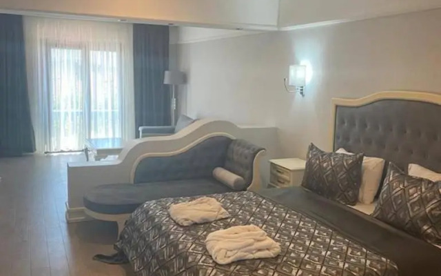 Paradise Island Hotel