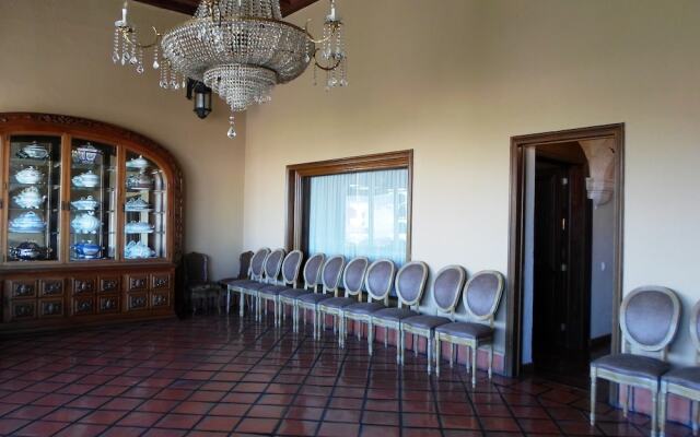 Hotel Virrey De Mendoza