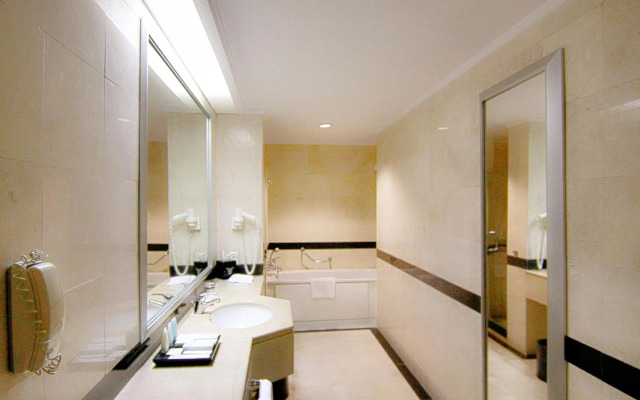 Menara Peninsula Hotel Jakarta