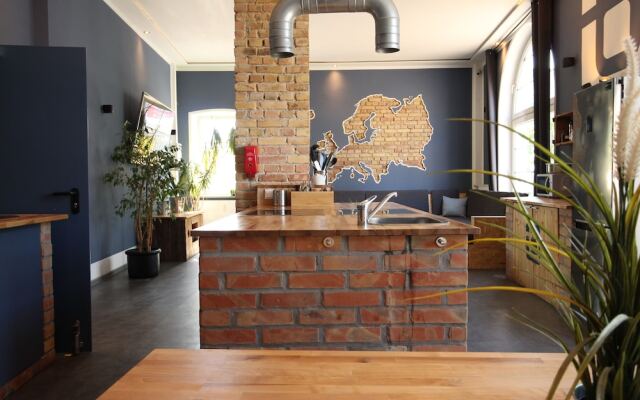 Blue Doors Hostel KTV