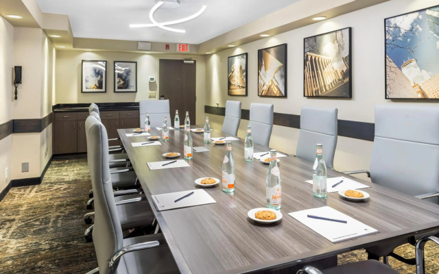 DoubleTree by Hilton Roseville Minneapolis