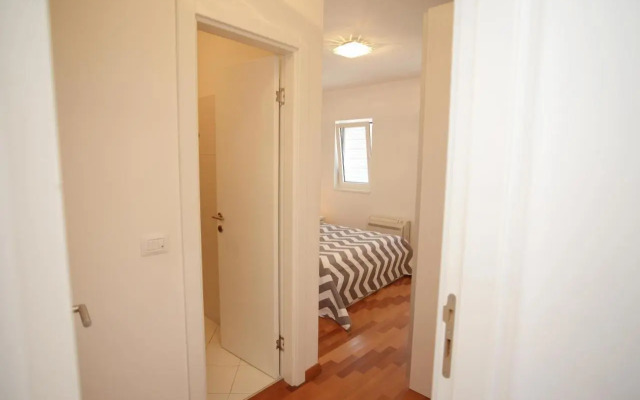 Base Bridge Apartment