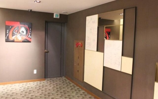 Hotel Cats Suwon